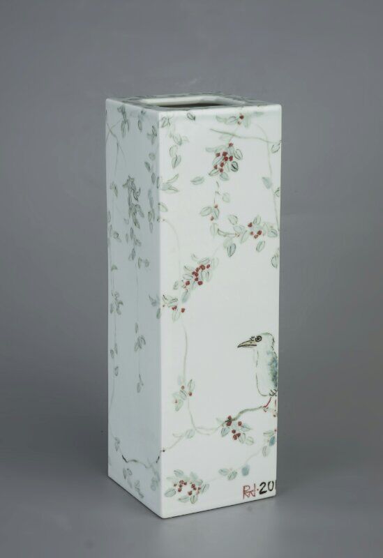 ��ΰƽ������1963�꣬�����ϲ��ˡ�����һ�á��ڽ������ˣ���ʯ�롢ΨƷ���й������ҡ����ڡ��մ������ң������մ�һ����ʦ���滭�������Ҷ�������ʦ��ɽ������ѧԺԺƸ���ڡ�����ʡ������Э���Ա�������й������ҡ��������մ������ҡ��������մ�ѧԺ���ں����ź��ˣ����״��м�ѧ�����ҵ������רҵ���������㽭��Ժ���Ⱥ��ڽ���չʡ���ݡ�®ɽ��Ժ����¹����Ժ��������ʵ���������������������������βμ�ȫ����ʡ������չ�������������й������մ��������������й���ɽˮ�����������մɷ۲ʡ��໨��������ɫ�Եȷ����ù����࣬���ܲ���ͳȡ�����ִ�֮������Ʒ���ܹ������ղؼҹ�ע��2011�꡶�л���������ϵ��ר������ΰƽ�ɻ���Ʒѡ�����淢�С�            ......  ��ϸ��������ۿ�