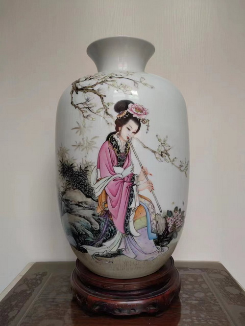 仕女吹笛